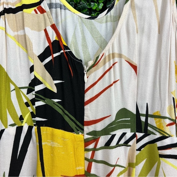 FOREVER 21 | Tropical Print Jumpsuit - Picture 10 of 13